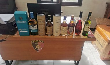 Polrestabes-Surabaya-Amankan-Ratusan-Liter-Miras-Ilegal-di-Lakarsantri